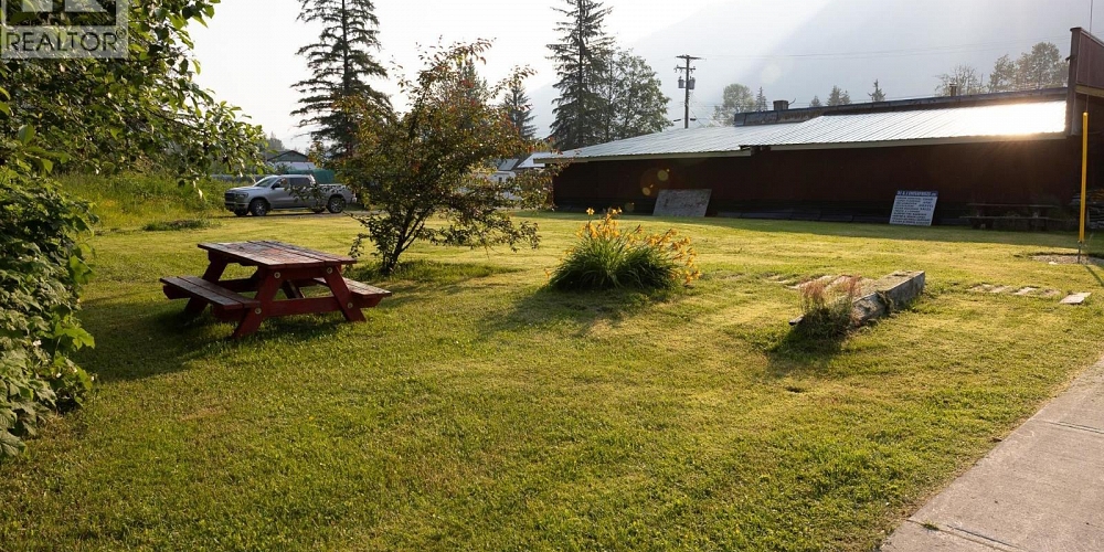 221 5TH AVENUE Stewart Photo 3 221 5TH AVENUE Stewart Photo 3